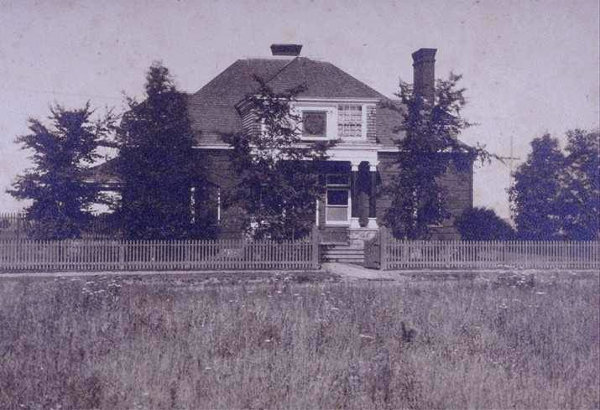 1891:  Osborn Club House