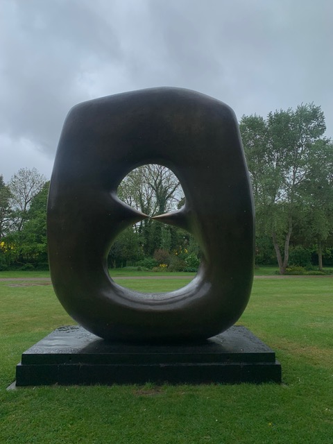 Henry Moore and the Oval Points