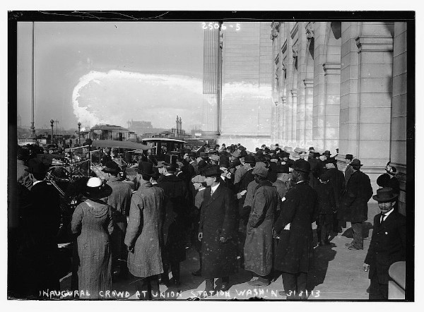 Crowds greet Wilson at Union Station, March 3, 1913