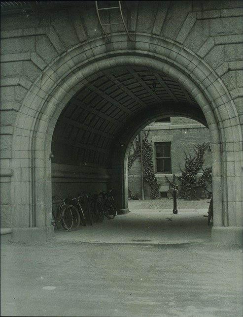 Entrance arch (photo 1931)