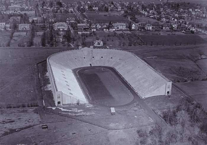 Aerial view from south (1921), with Prospect Street in background