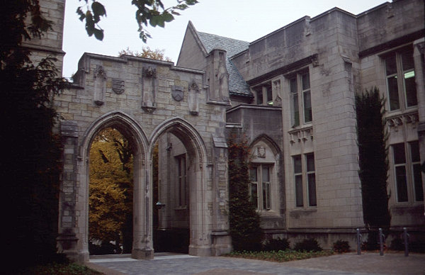 1930:  Rothschild Memorial Archway