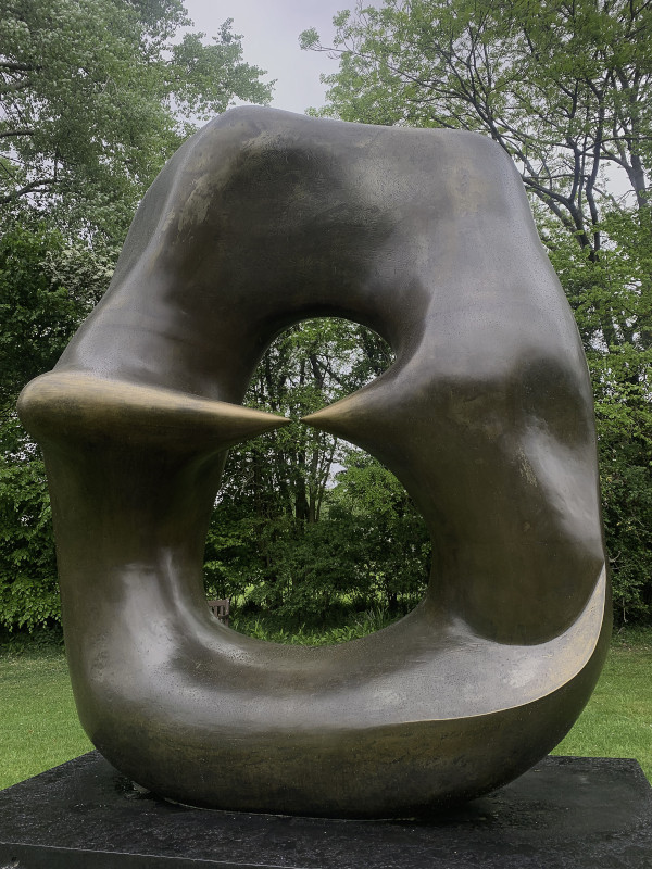 Henry Moore and the Oval Points
