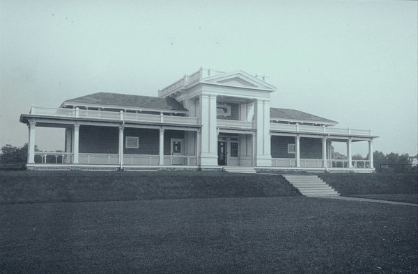 1905:  Class of 1886 Golf Club