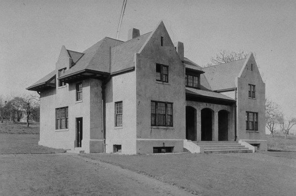 1914:  Fitzpatrick Field House