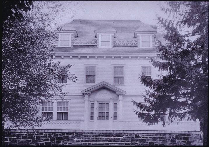 Key and Seal Club in 1915