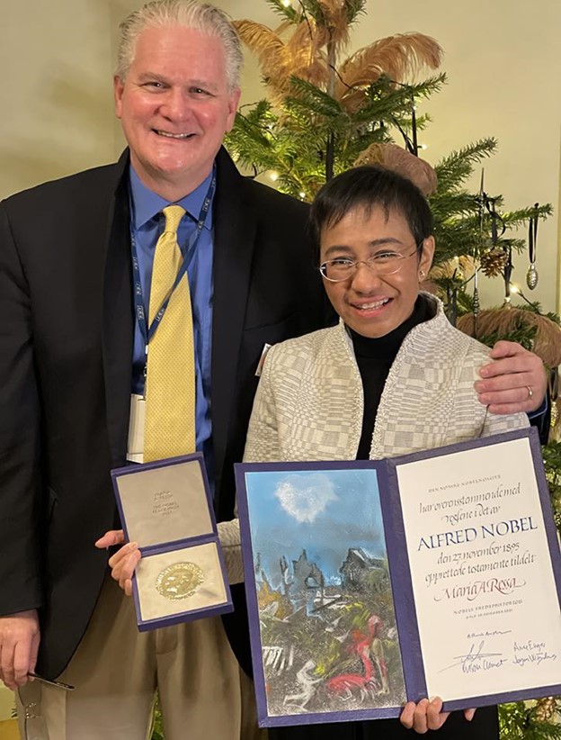 Maria Ressa '86 with classmate Frank Langfitt