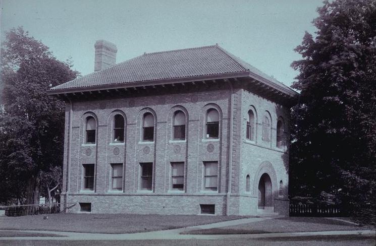 Class of 1877 Biological Laboratory viewed from the northwest