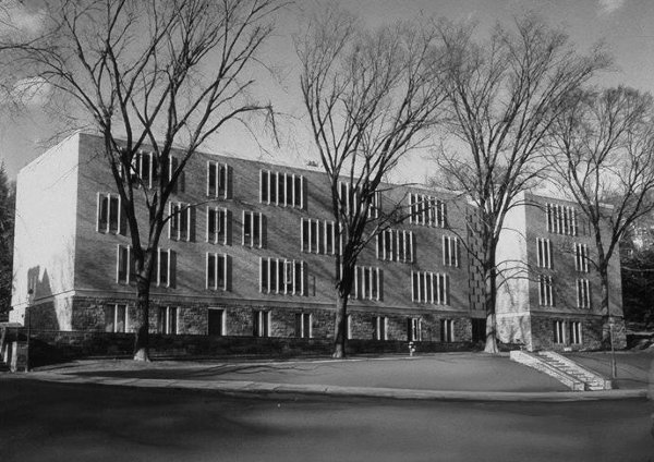 1960:  1937 Hall